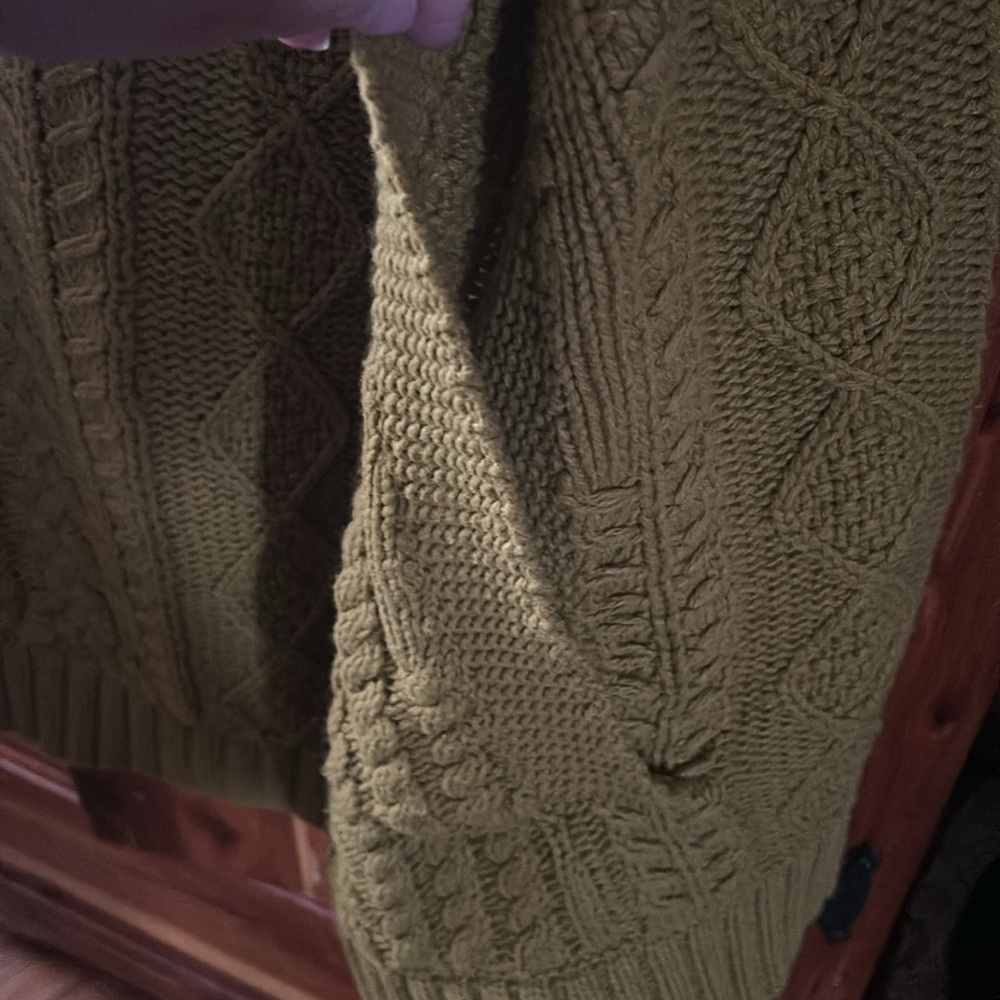 Poncho - Picture 3 of 3